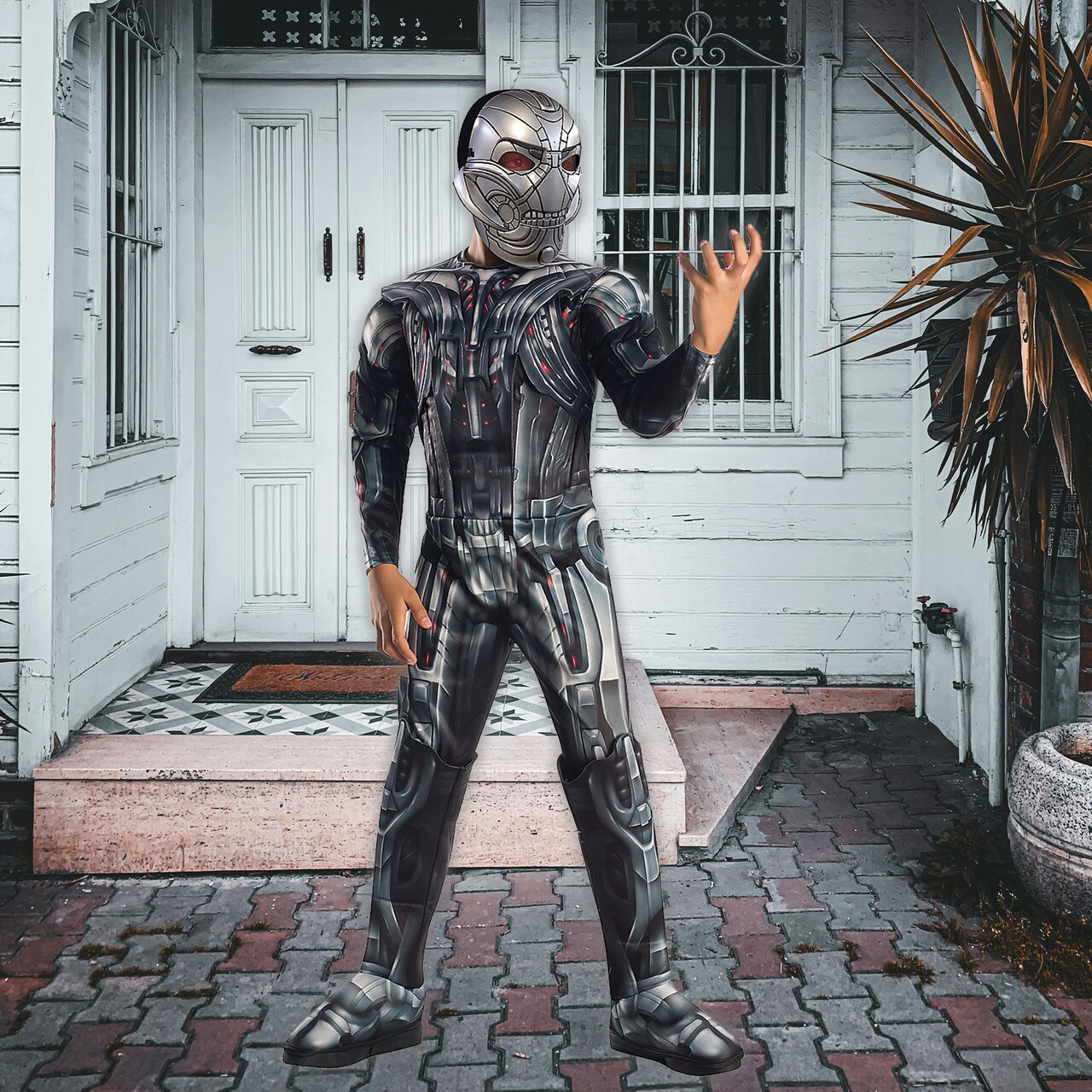 Ultron Deluxe Costume for Boys Mechanical Jumpsuit With Mask and Boot Tops